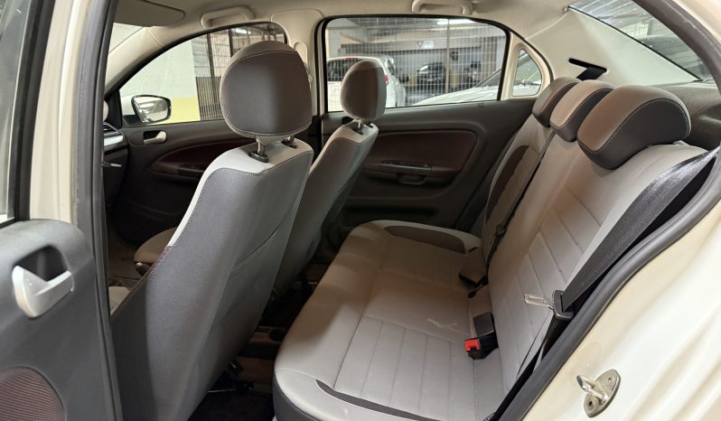 
								Volkswagen Voyage 2022 full									